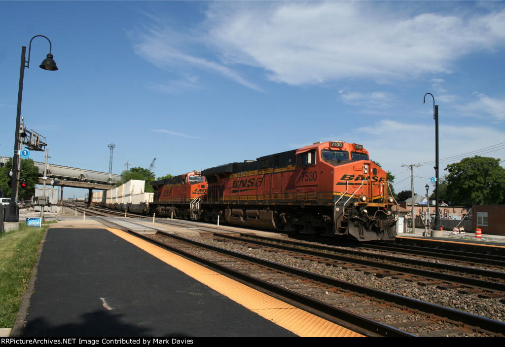 BNSF 7530